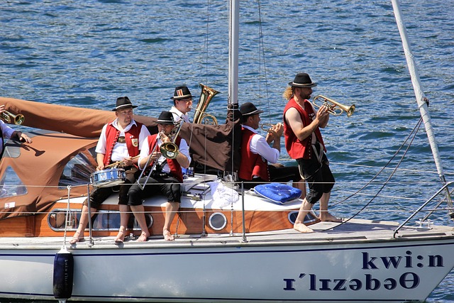 些学校通过 些学校通过